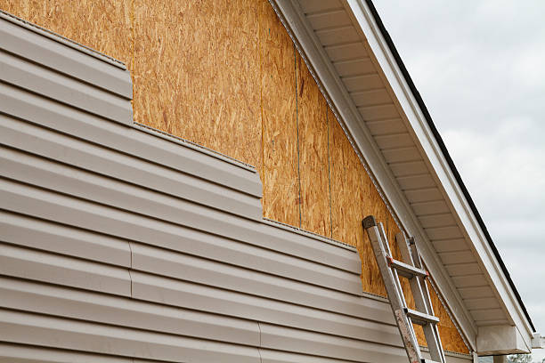 24/7 Emergency Vinyl Siding experts in East Boston, MA